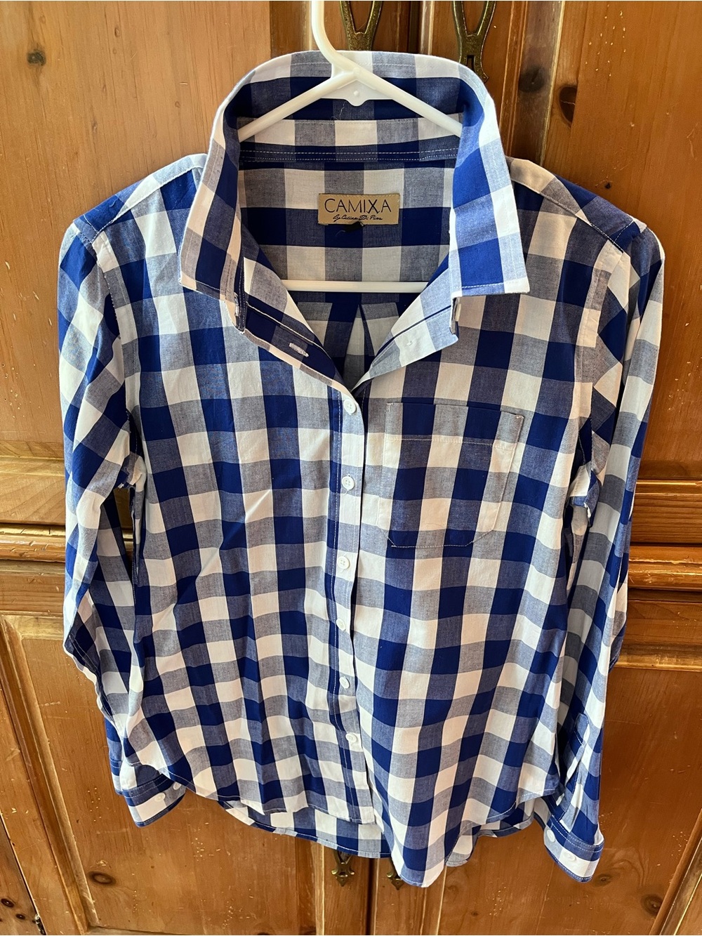 LADIES ROYAL BLUE & WHITE CHECK COLLARED BUTTON UP LONG SLEEVE SHIRT. MEDIUM.